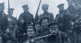 Katonák egy csoportja az 1917-es oroszországi bolsevik forradalom idején