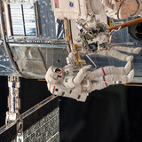 A Hubble űrtávcsőt szerelő űrhajósok