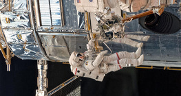 A Hubble űrtávcsőt szerelő űrhajósok