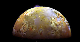 Vulkánkitörés a Jupiter Ió nevű holdjának felszínén
