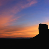A Monument Valley tanúhegyei a naplementében