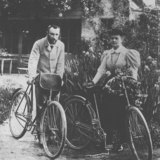 Pierre Curie (1859–1906) és felesége, Marie Curie (1867–1934)