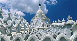 A Hsinbyume-pagoda