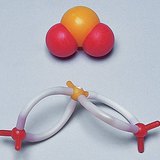 A kén-dioxid-molekula kalott- és pálcikamodellje