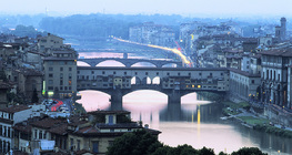 Firenze látképe az Arno folyóval