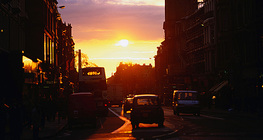 Naplemente Edinborough-ban