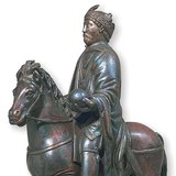 Nagy Károly (768–814) lovas szobra