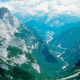 Hegyvidék U keresztmetszetű völgye