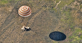 A Szojuz TMA–17 űrhajó landolása