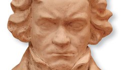 Beethoven mellszobra