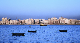 Alexandria látképe a tenger felől