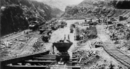 A Panama-csatorna építése