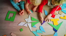 Geometriai kalandok I. – Játék a síkidomokkal